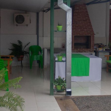 Хостел Helecho'S Hostal Энкарнасьон Экстерьер фото