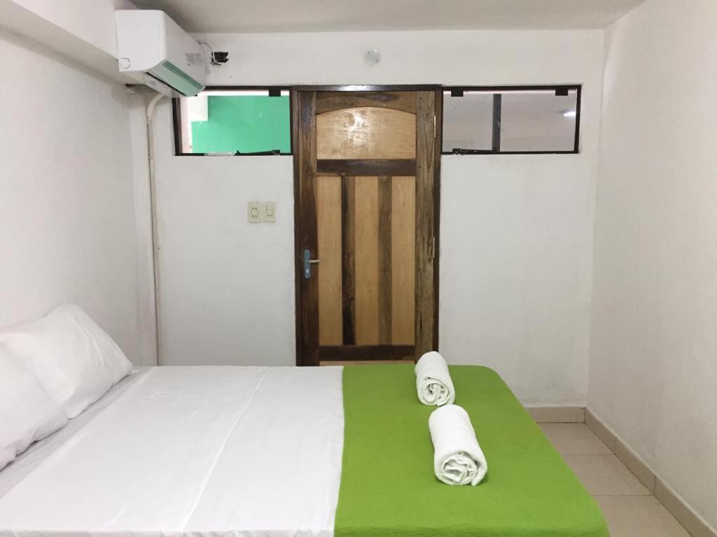 Хостел Helecho'S Hostal Энкарнасьон Экстерьер фото